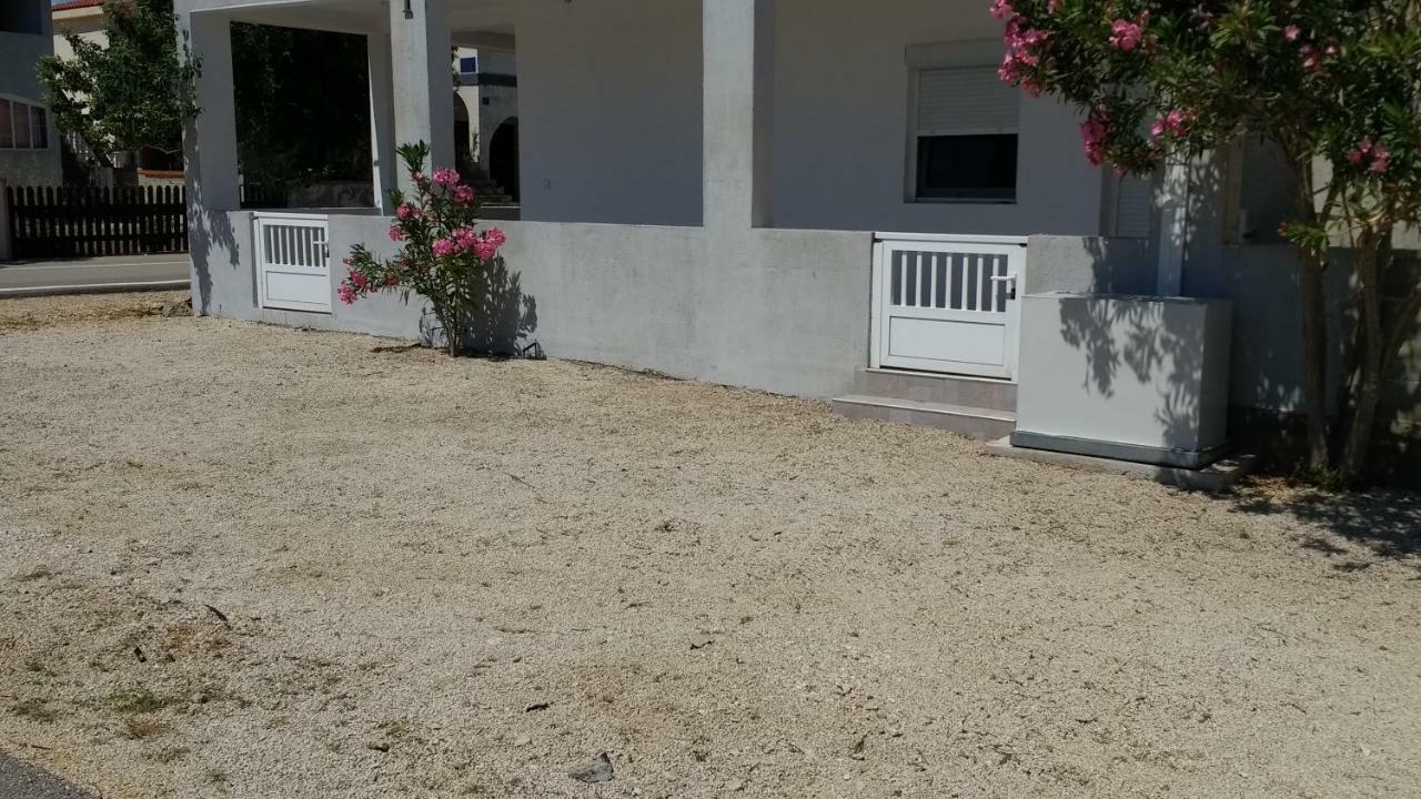 Apartments Matkovic Vir Exterior photo