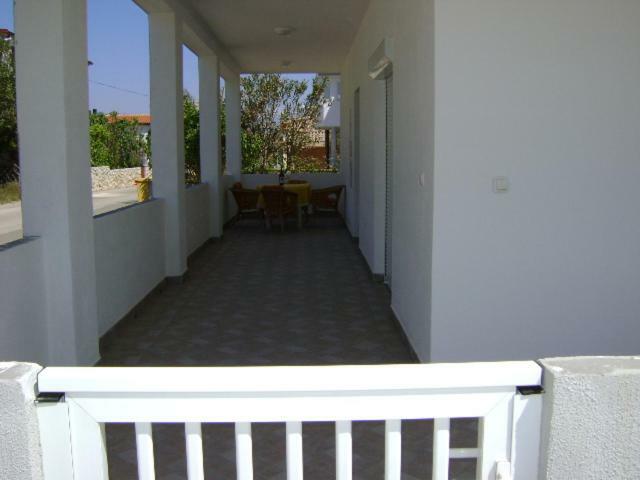 Apartments Matkovic Vir Exterior photo